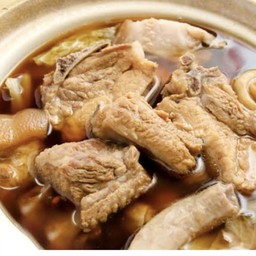 บะกุ๊ตเต๋ 肉骨茶