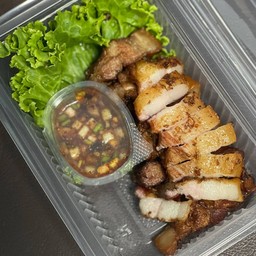 หมูทอดผสม เนื้อล้วน+ติดมัน ( อย่างละ ขีด)