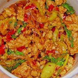 กะเพราไก่สับ (กับข้าว)