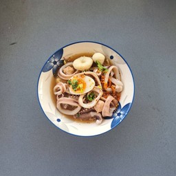 ก๋วยเตี๋ยวหมึกหั่น พิมเลือก เส้น น้ำ