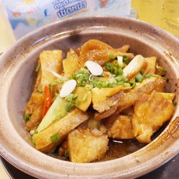 เนื้อท้องปลาอบขิงต้นหอม 姜冲鱼腩煲