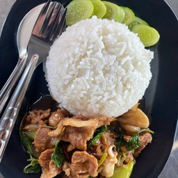 กะเพราหมูชิ้น