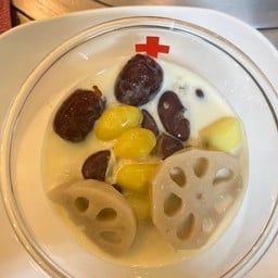 น้ำเต้าหู้ทรงเครื่องพิเศษ 9 อย่าง