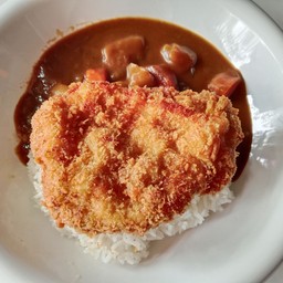 ข้าวแกงกะหรี่หมูสันนอกทอดทงคัตสึ