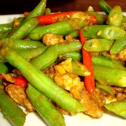 ถั่วแขกผัดไข่เค็ม 咸蛋炒四季豆