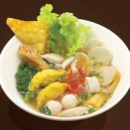เกาเหลา เย็นตาโฟ เกี๊ยวกุ้ง ลูกชิ้นปลา