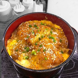 ข้าวหน้าหมูทอดไข่