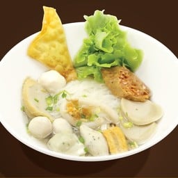 ก๋วยเตี๋ยวลูกชิ้นปลา