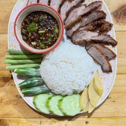 ข้าวปลาแกะเจ้จ่อย