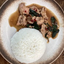 ข้าวกะเพราหมูชิ้น