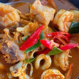 แกงส้มทะเล 海鮮酸咖哩配醃竹筍