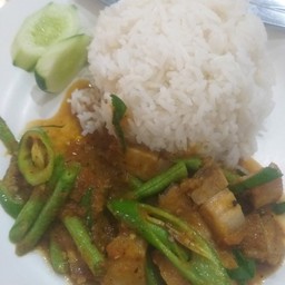 เครื่องแกงหมูกรอบ