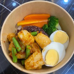 ข้าวพริกแกงปลาดอลลี่