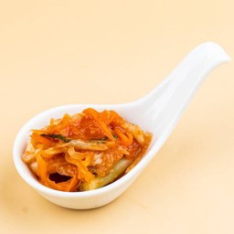 กิมจิ สูตรทางร้าน  ทำเอง มีส่วนผสมเฉพาะ ผัก ที่ใช้มี ผักกาดขาว แครอท ต้นหอม ไช้เท้า