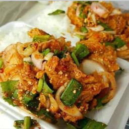 ข้าวยำไก่แซ่บ