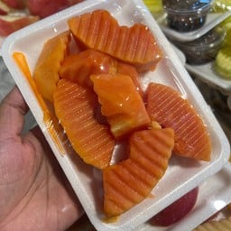 ผลไม้ & หมูนึ่งมะนาวเสียบไม้