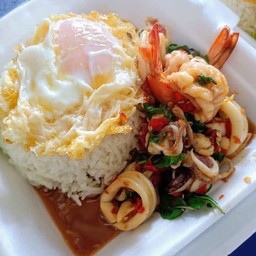 ข้าวกะเพราทะเล+ไข่ดาว