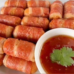 เบคอนพันไส้กรอก 8 ชิ้น