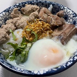 โจ๊กใส่ทุกอย่าง+ไข่