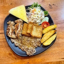 สเต็กรวมมิตร (หมู+ไก่+ปลาทิพย์)