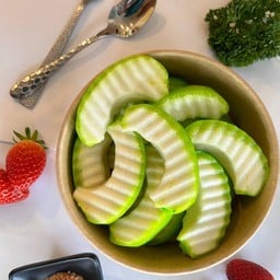 ฝรั่งแช่บ๊วย 1 กล่อง