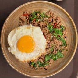 ข้าวกะเพราเนื้อสับ