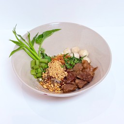 ก๋วยเตี๋ยวแห้งหมูตุ๋น