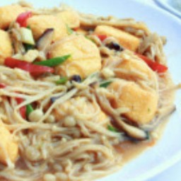 เห็ดเข็มทองผัดเต้าหู้ 豆腐炒金针菇