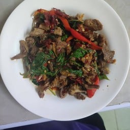 ป้ามล อร่อยตามสั่ง เลียบเหนือ8/1 1