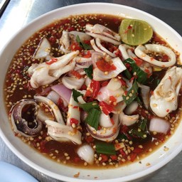 ยำปลาหมึกน้ำปลาร้า