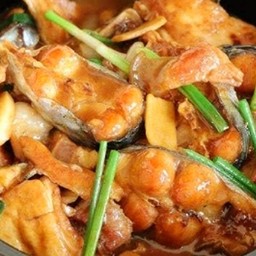 ท้องปลาอบเต้าหู้ 鱼腩豆腐煲