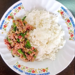 ข้าวกระเพราเนื้อสับ