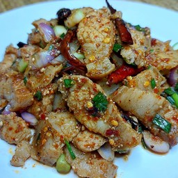 น้ำตกหมูสามชั้น