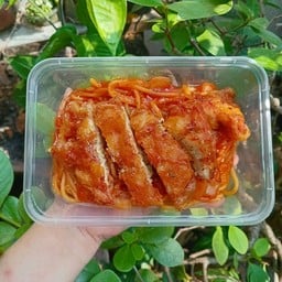 สปาเก็ตตี้ซอสแดงไก่ทอด