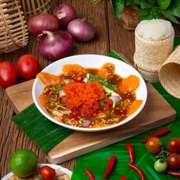 ยำปลาแชลม่อนไข่กุ้งท่วม