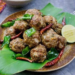 ลาบเนื้อทอด