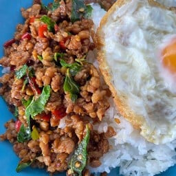 กระเพราโบราณ ท่านขุน -