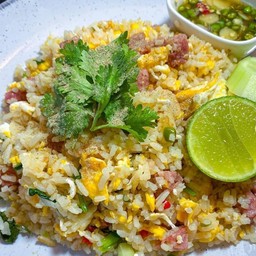 ข้าวผัดแหนม