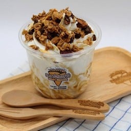 10.วิปครีม Just Granola