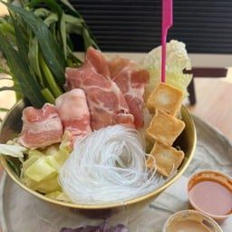 ชาบูต้มพร้อมทาน-หมูอิ่มเบาๆ - เลือกซุปได้