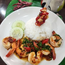 ข้าวกะเพรากุ้ง