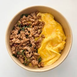 ข้าวไข่ข้นกะเพราหมูสับ