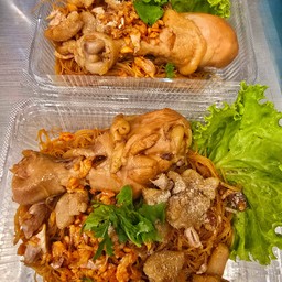 หมี่คลุกน่อง