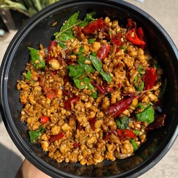 กะเพราหมูสับ