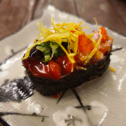 ซูชิทูน่าทาโกะซอสเมนไท