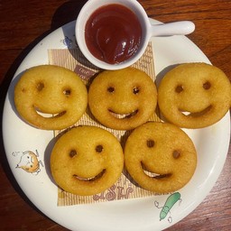 มันฝรั่งทอด หน้ายิ้ม ชิ้นใหญ่ 5 ชิ้น