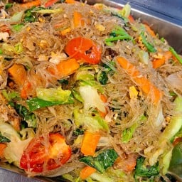 วุ้นเส้นผัดไข่ใส่กะหล่ำปลี