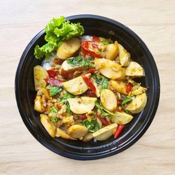 ข้าวกระเพราหมูสับ+ลูกชิ้น+หมูยอ