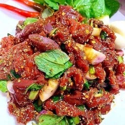 ขอนแก่นลาบก้อย & ยำเมี่ยงแซ่บนัว แฟมมีลี่แลนด์