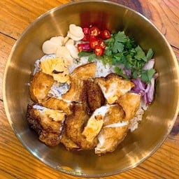 ข้าวขยำไข่ดาว